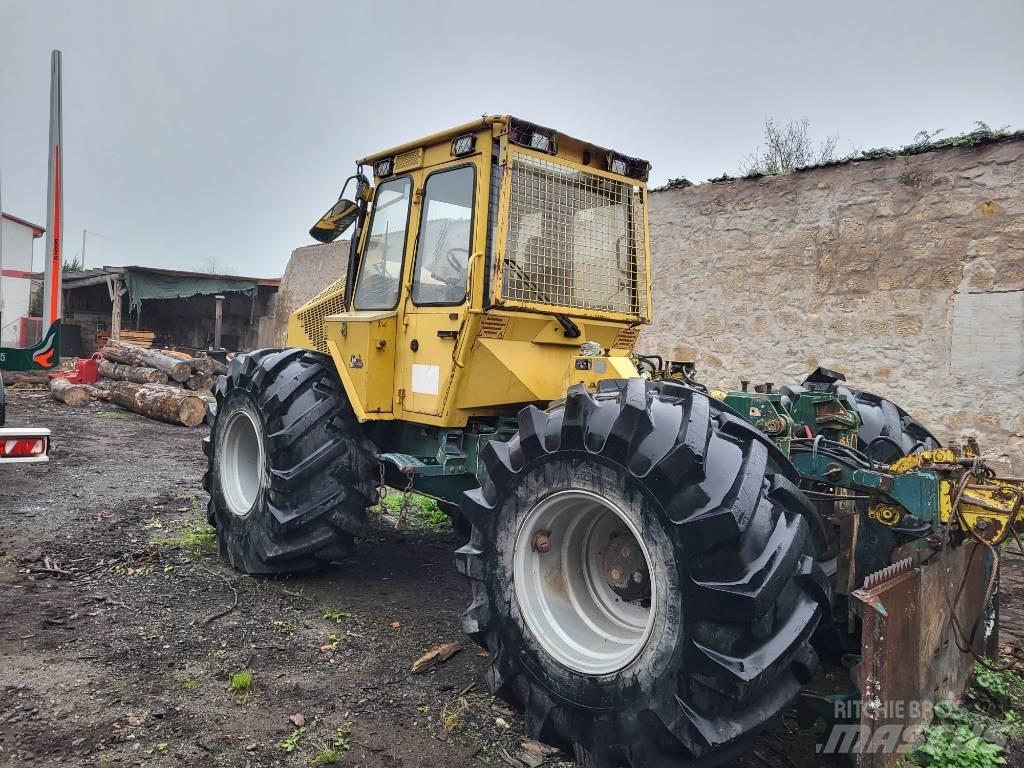 HSM 904 Väljaveotraktorid