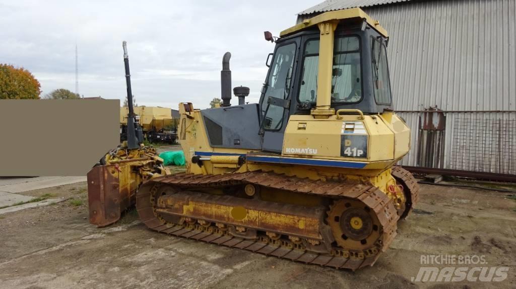 Komatsu D 41 P-6 Buldooserid