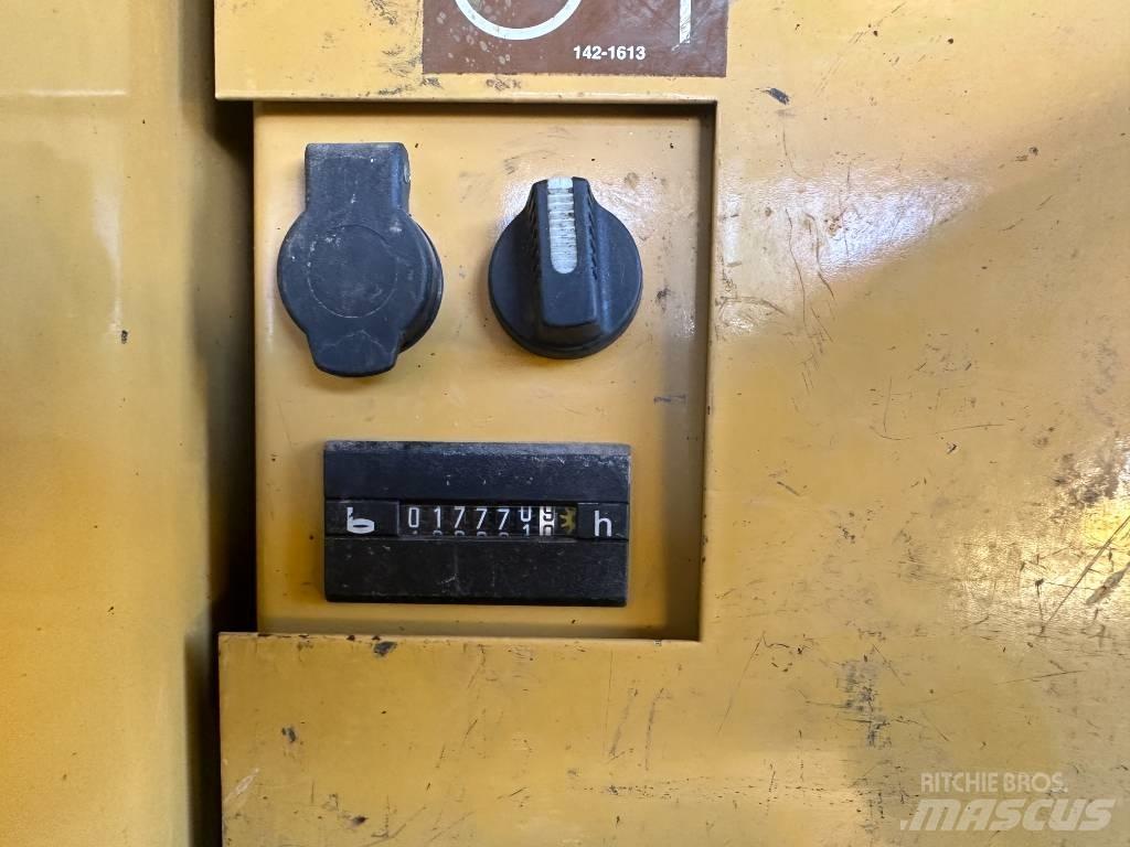 CAT M 320 VAH Ratasekskavaatorid