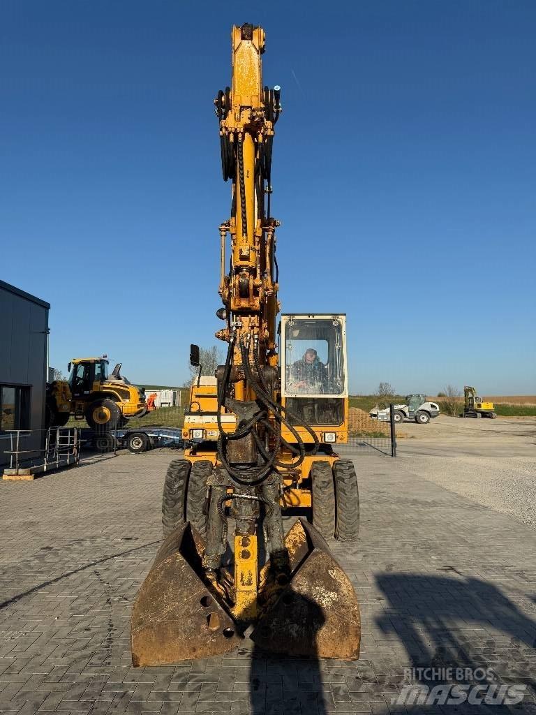 Liebherr A 900 C Ratasekskavaatorid