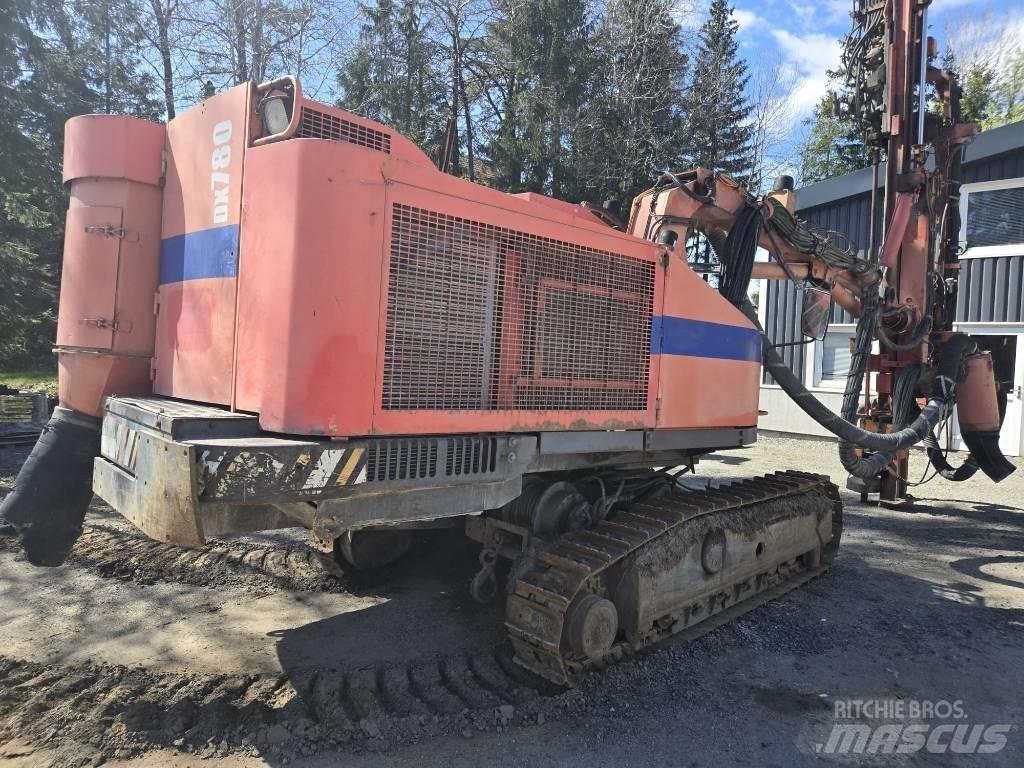 Sandvik DX 780 Vertikaalsed puurmasinad