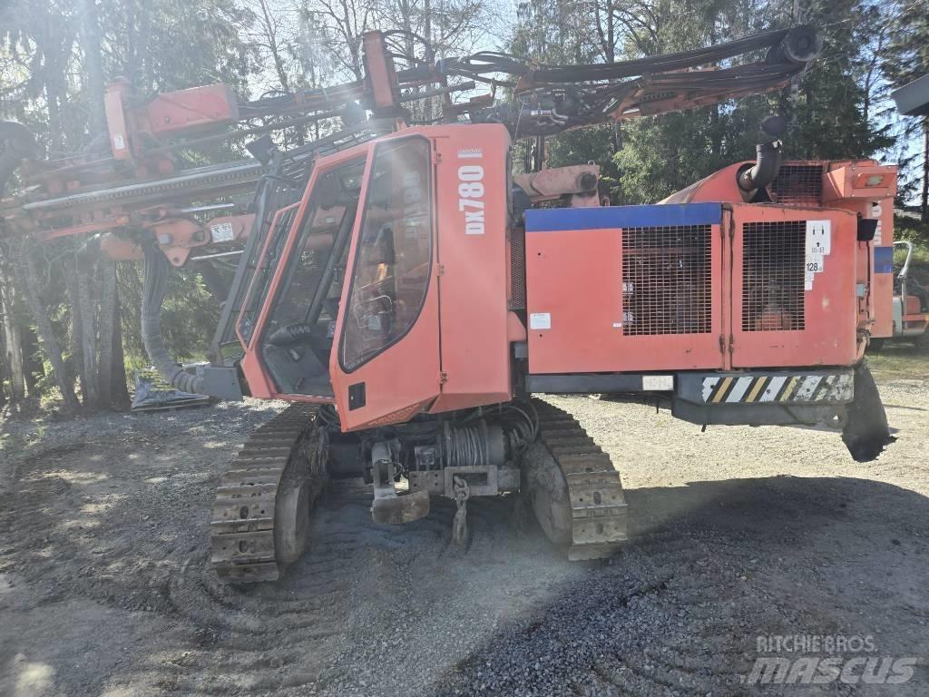 Sandvik DX 780 Vertikaalsed puurmasinad