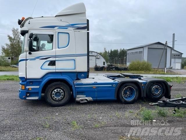 Scania R520 6X2 Sadulveokid