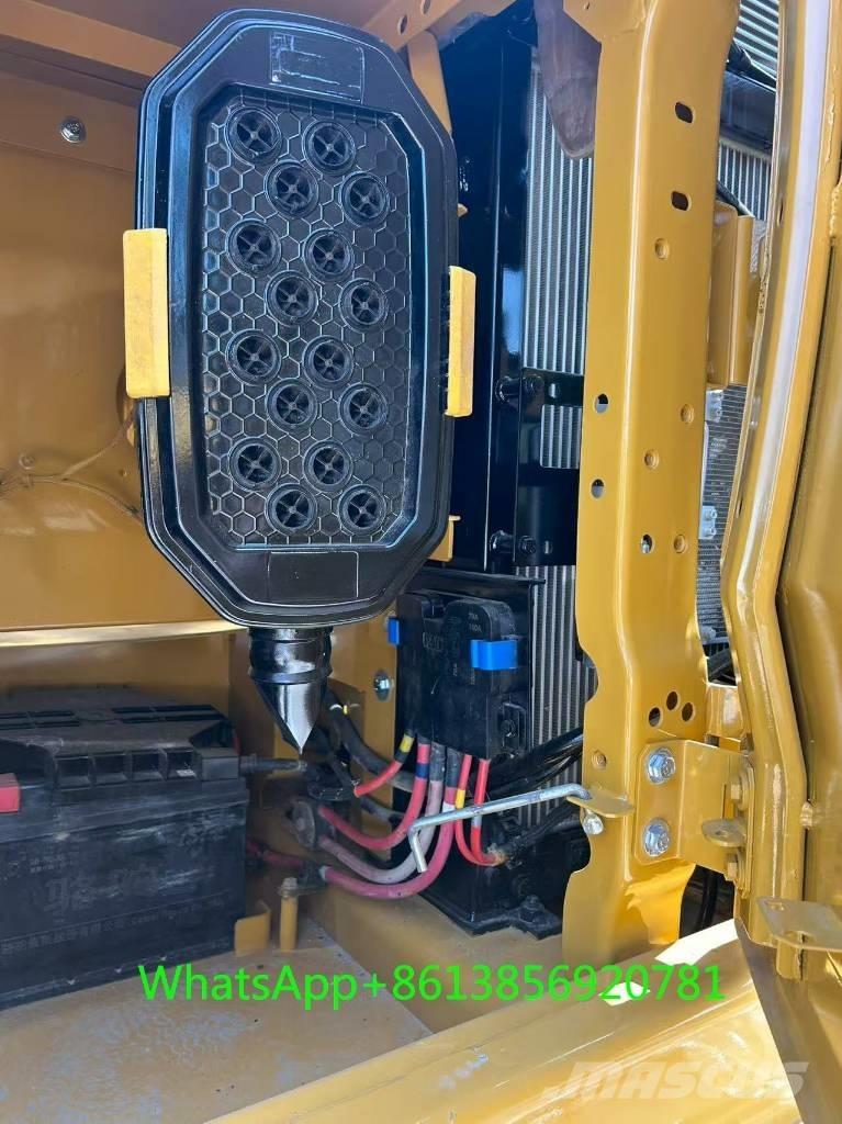 CAT 320 Roomikekskavaatorid