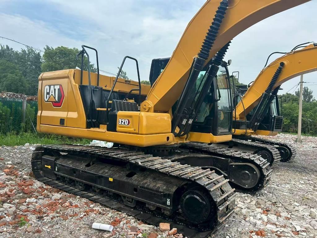 CAT 320 Roomikekskavaatorid