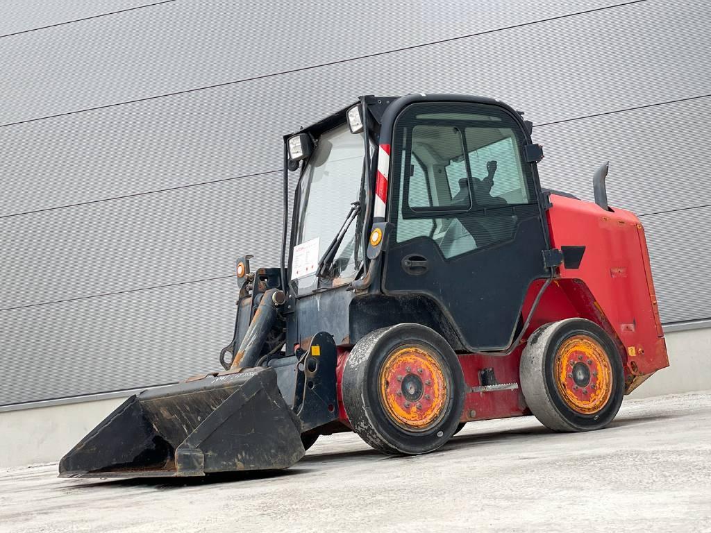 JCB R260 Kompaktlaadurid