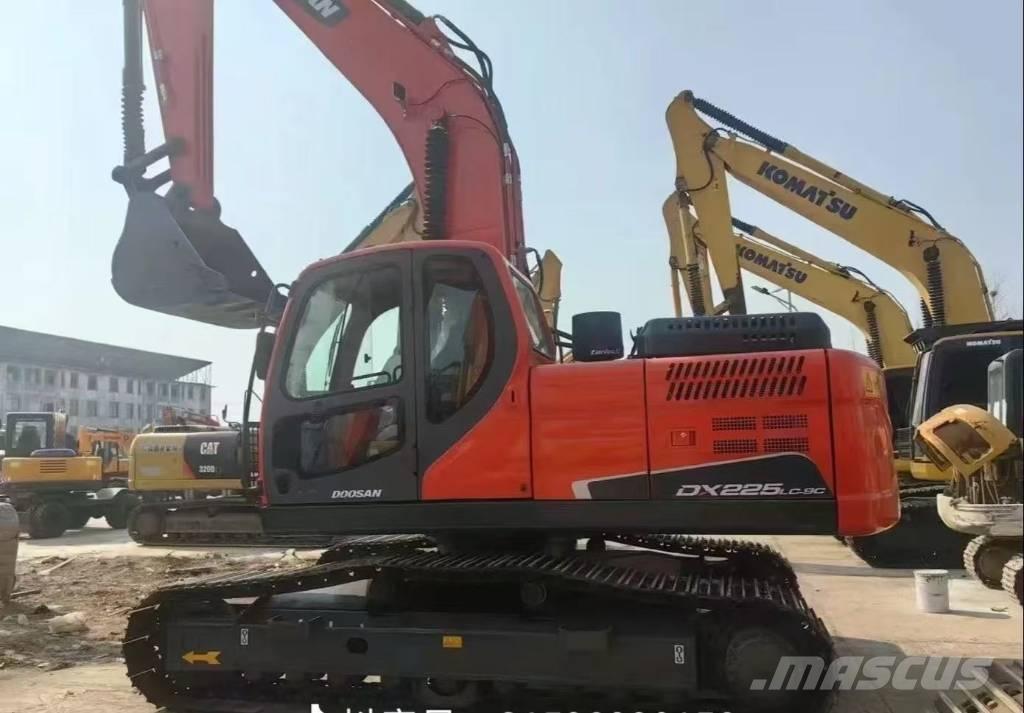Doosan DX 225 LC Roomikekskavaatorid
