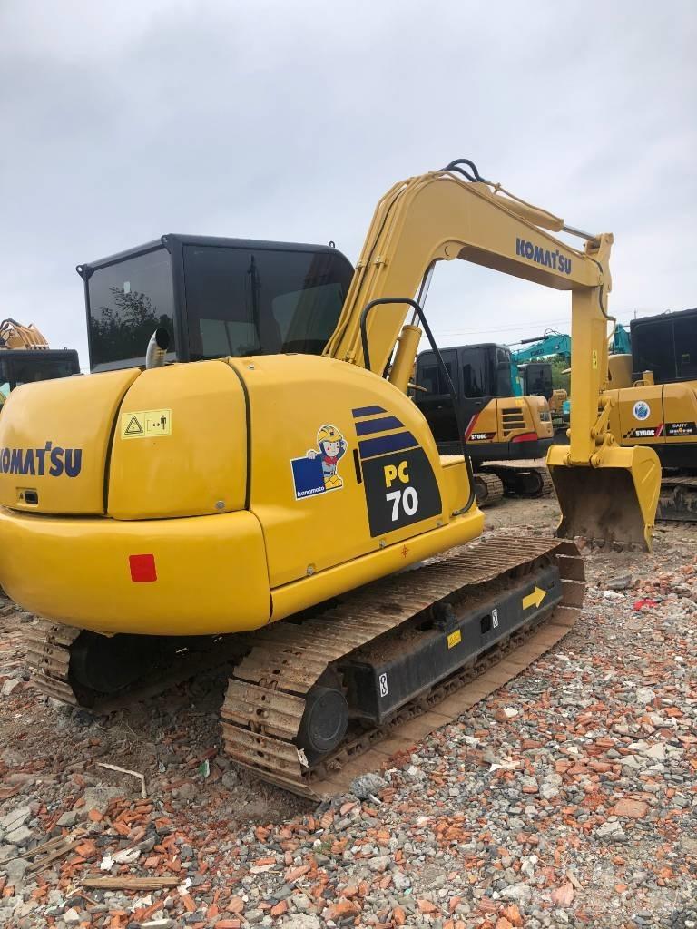 Komatsu PC 70-8 Roomikekskavaatorid