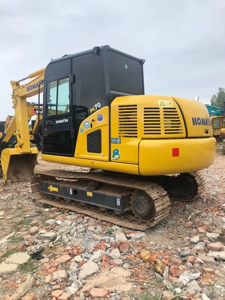 Komatsu PC 70-8 Roomikekskavaatorid
