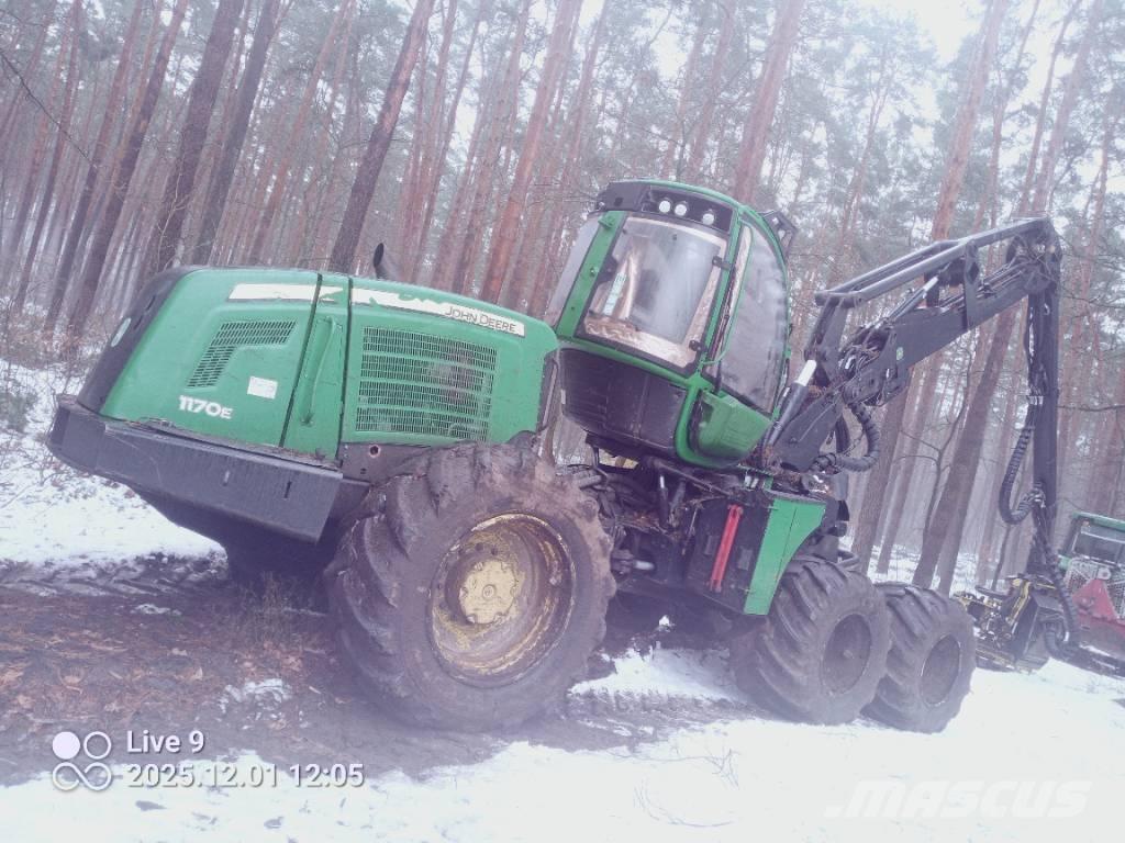 John Deere 1170 E Harvesterid
