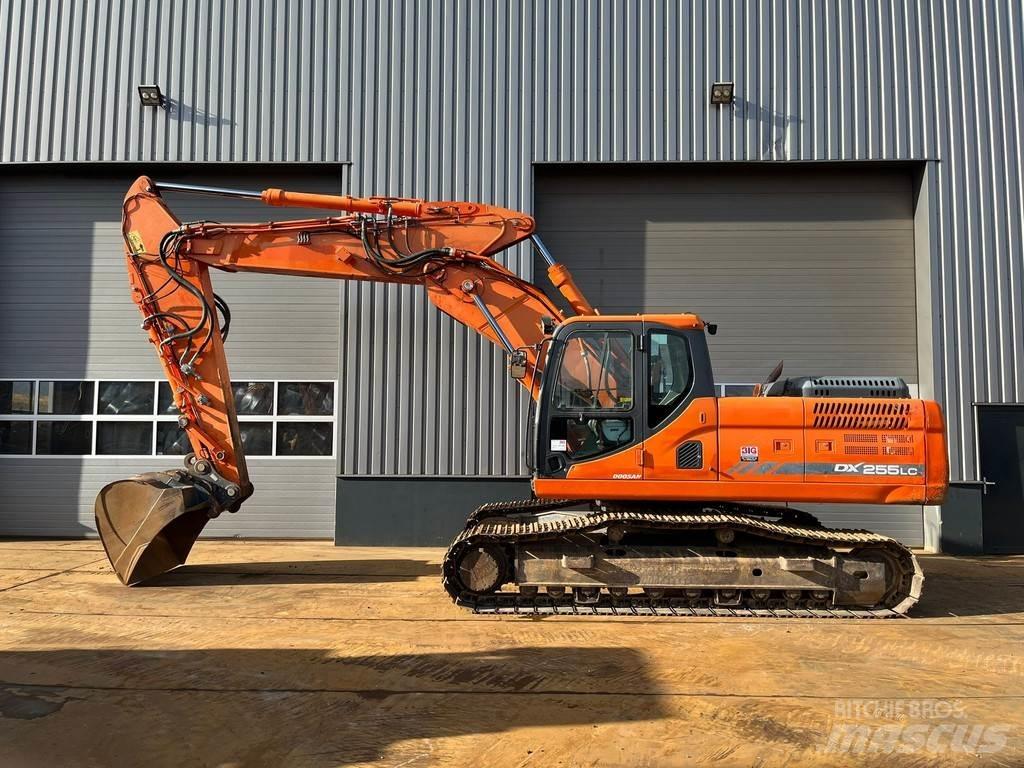 Doosan DX255LC-3 Roomikekskavaatorid