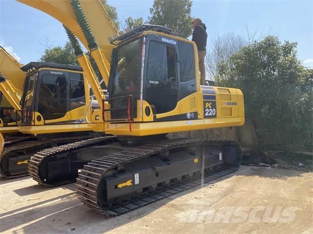 Komatsu PC 220-8 Roomikekskavaatorid