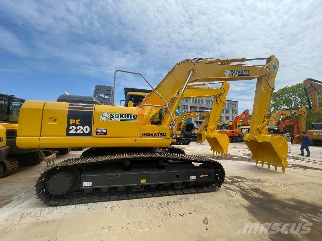 Komatsu PC 220-7 Roomikekskavaatorid