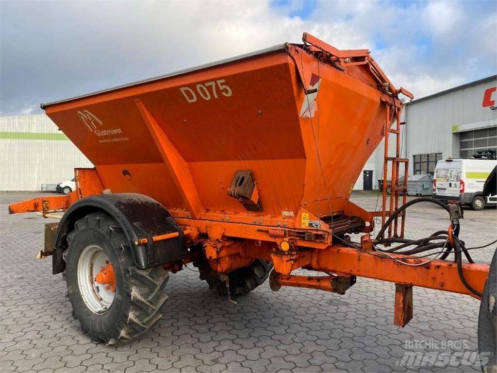  GÜSTROWER D075 Mineraalväetise laoturid