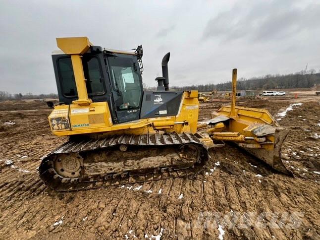 Komatsu D 41 E Buldooserid