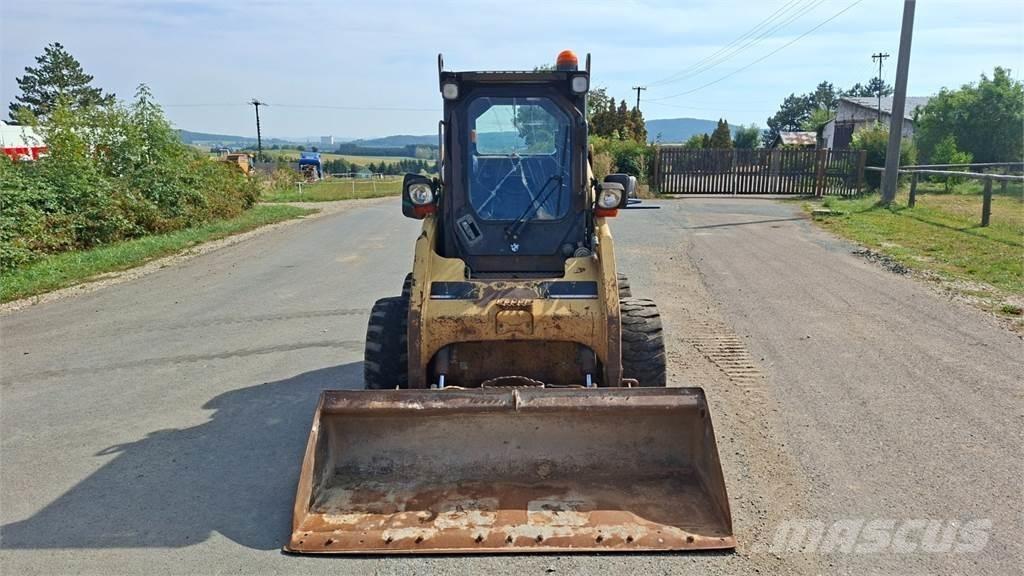 CAT 246 4X4 Muu