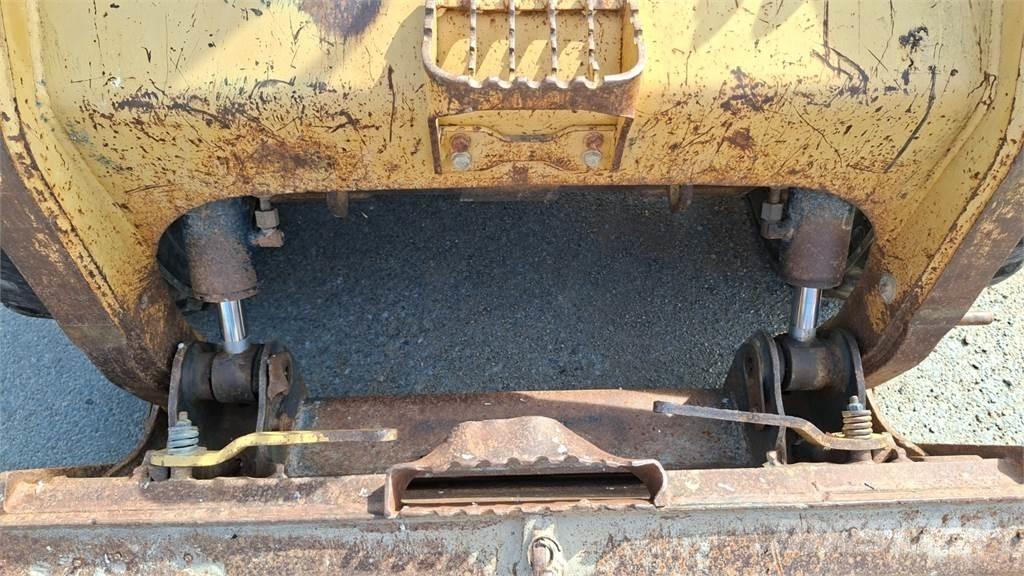 CAT 246 4X4 Muu