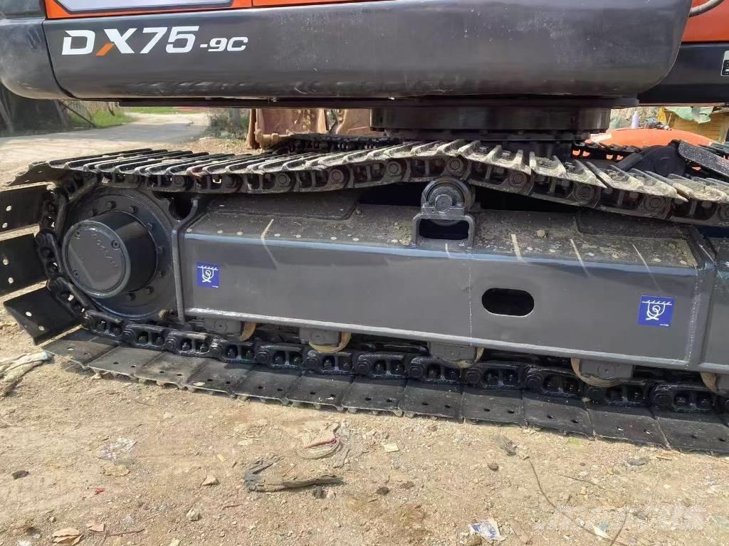 Doosan DX 75-9 C Väikeekskavaatorid 7t-12t