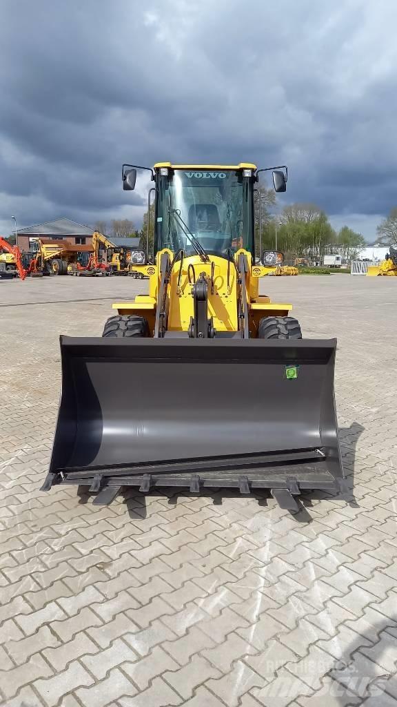 Volvo L 30 G Rataslaadurid