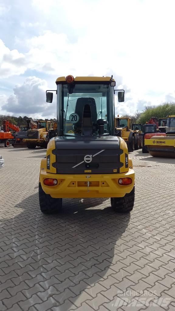 Volvo L 30 G Rataslaadurid