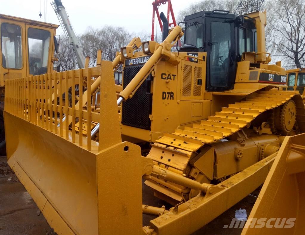 CAT D 7 R Buldooserid