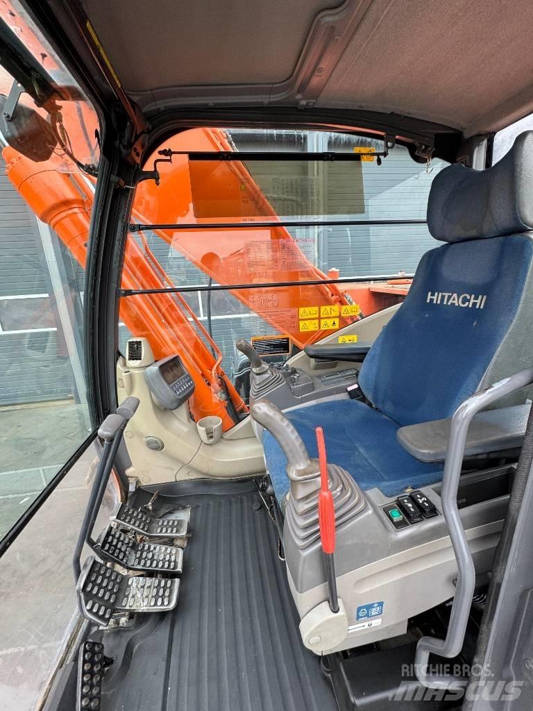 Hitachi ZX 250 LC-3 Roomikekskavaatorid