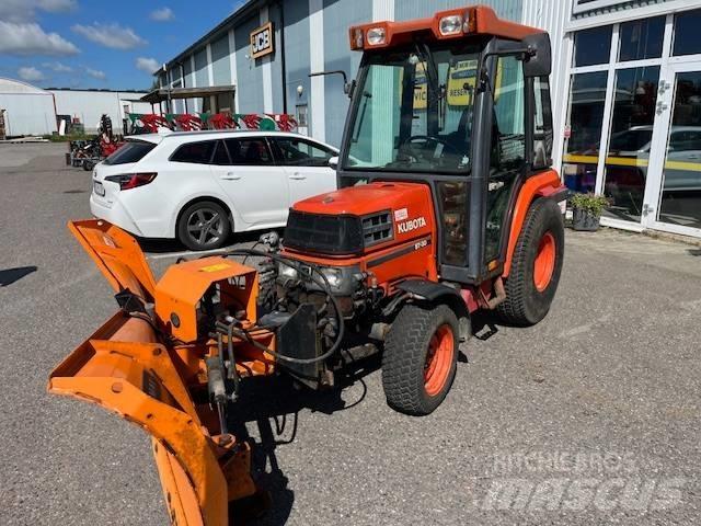 Kubota ST 30 Kompakttraktorid