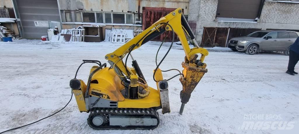 Brokk 90 Lammutusekskavaatorid