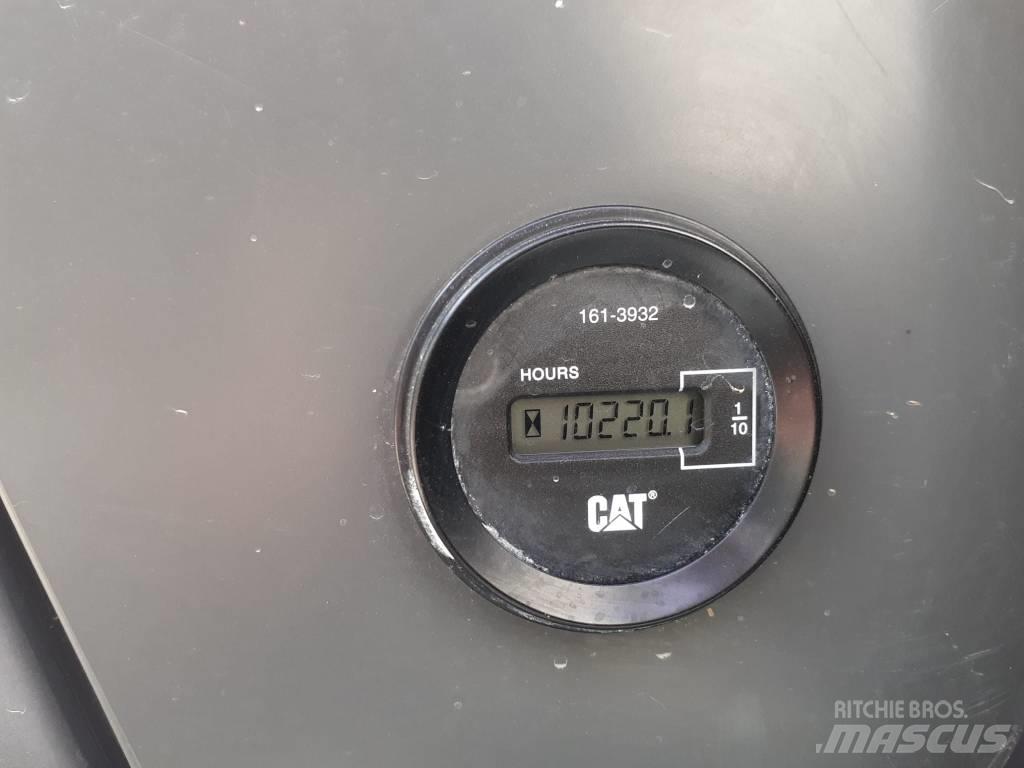 CAT 319 D L Roomikekskavaatorid