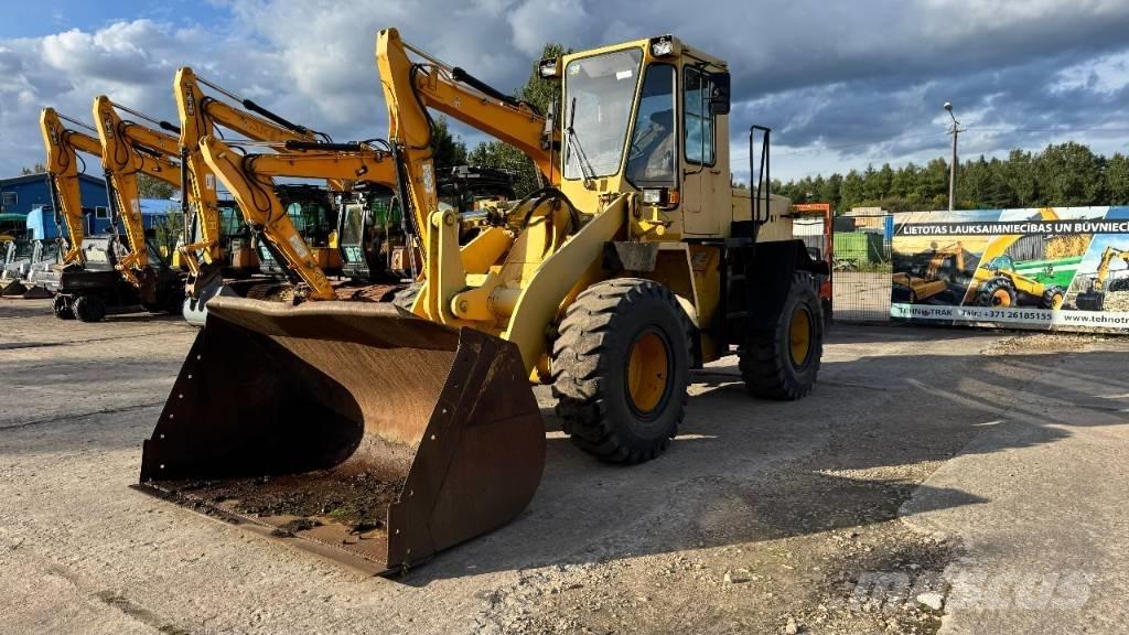Komatsu WA 200 Rataslaadurid