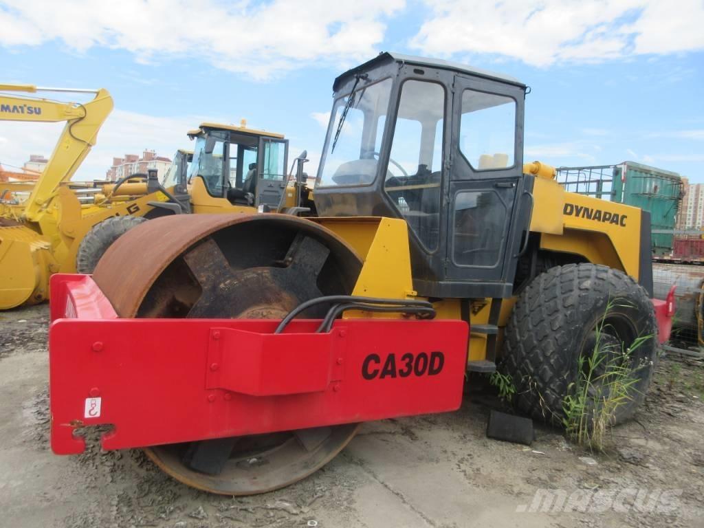 Dynapac CA 30 D Ühe trumliga rullid
