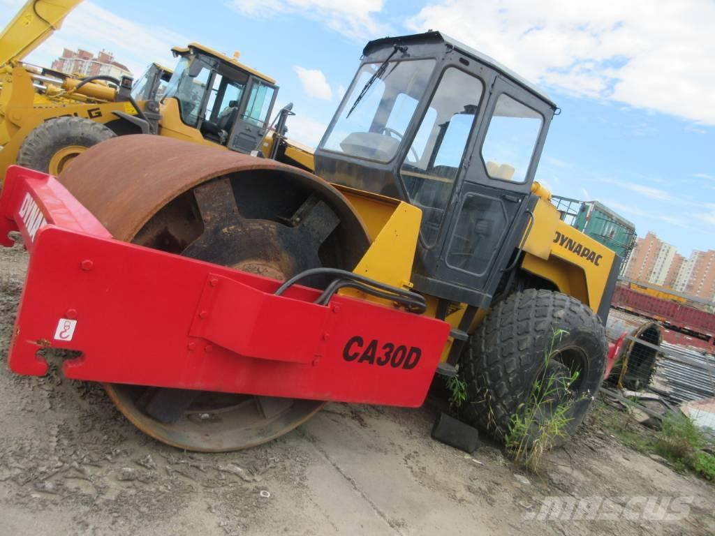 Dynapac CA 30 D Ühe trumliga rullid