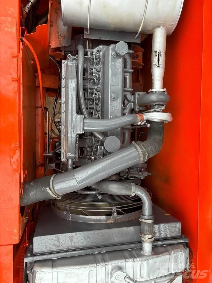 Doosan DX 225 LCA Roomikekskavaatorid