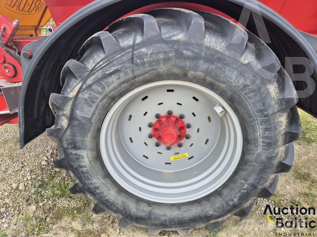 Bredal F10 Mineraalväetise laoturid