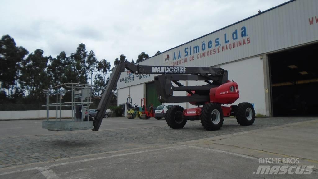 Manitou 200 ATJ Iseliikuvad poomtõstukid