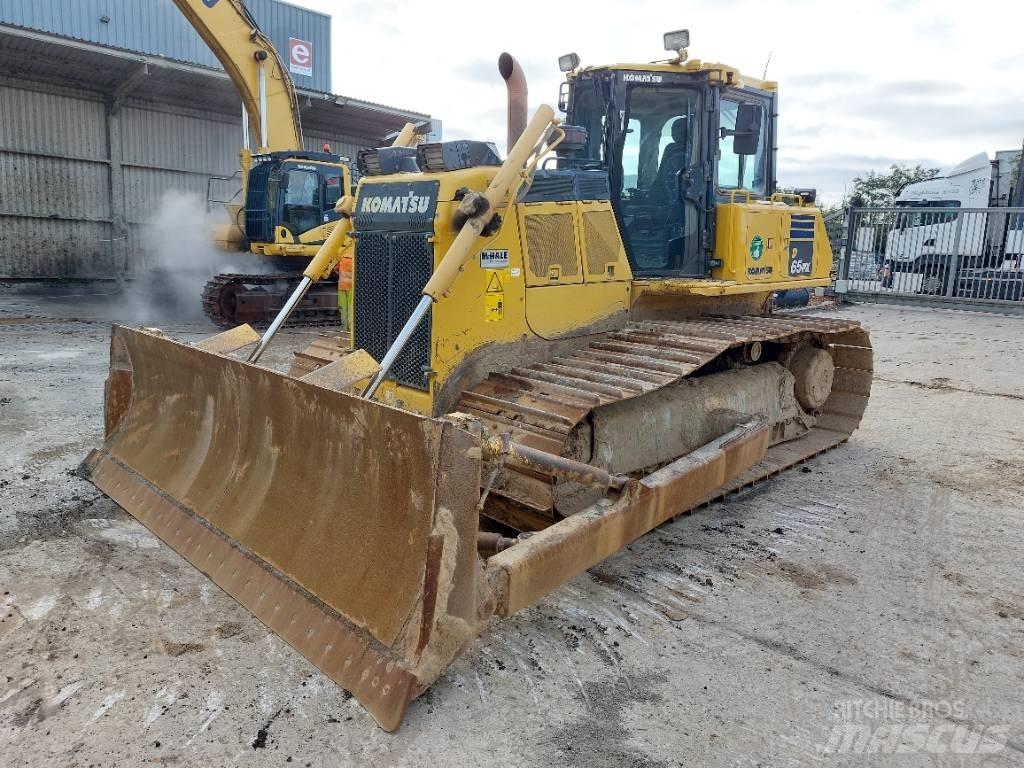 Komatsu D65PX-18 Buldooserid