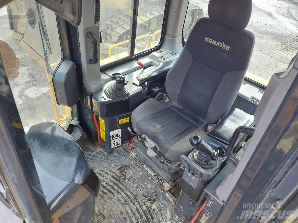 Komatsu D65PX-18 Buldooserid