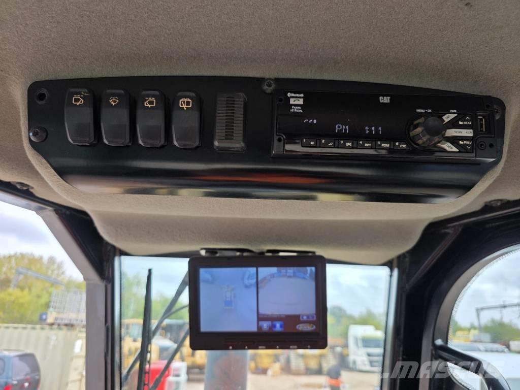 CAT D 5 K 2 LGP Buldooserid