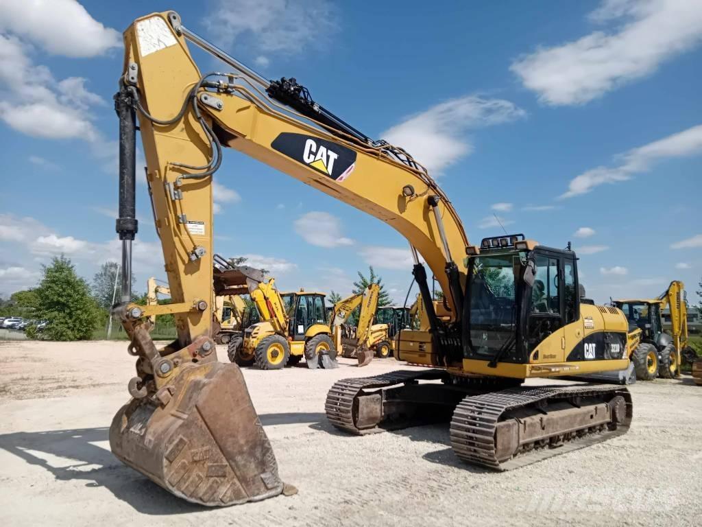 CAT 323 D L Roomikekskavaatorid