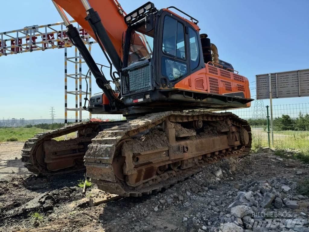 Doosan 520LC-9C Roomikekskavaatorid