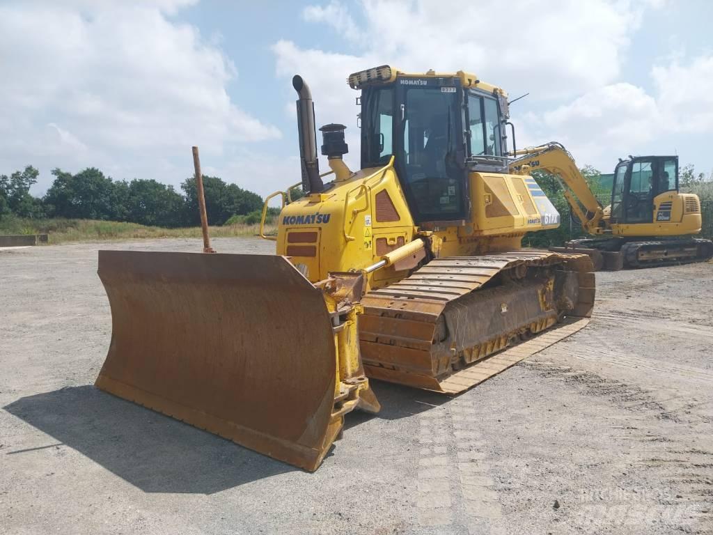 Komatsu D61PX-23 Buldooserid