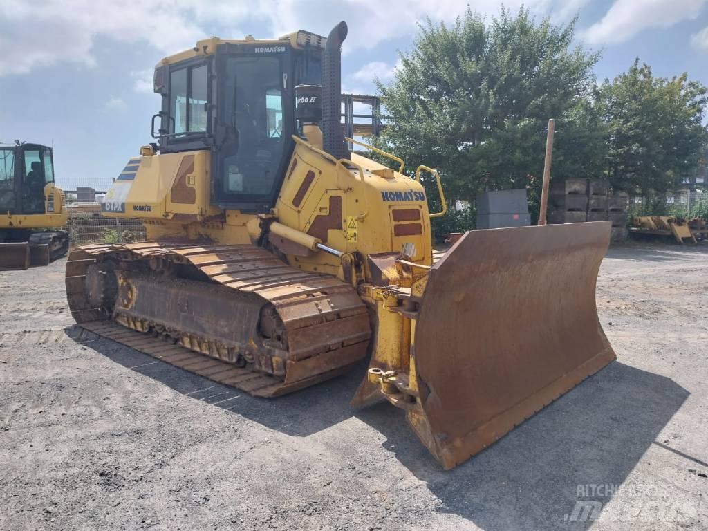 Komatsu D61PX-23 Buldooserid