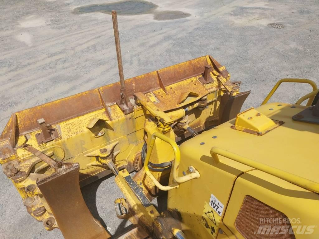 Komatsu D61PX-23 Buldooserid