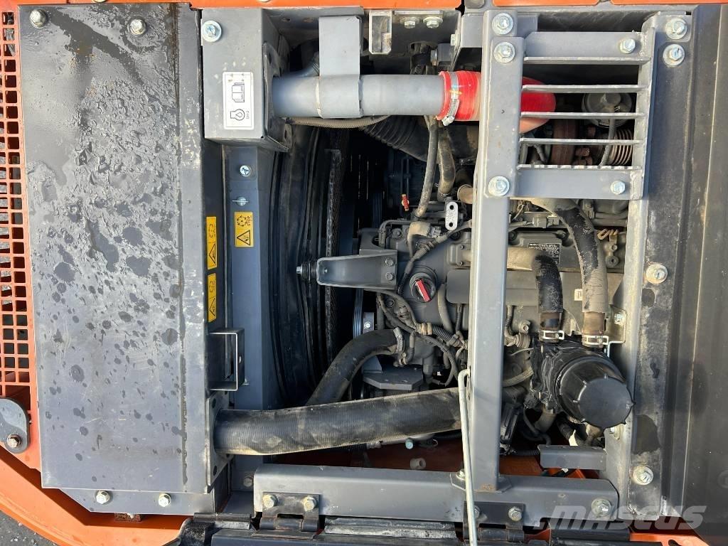 Hitachi ZX 130-6 Roomikekskavaatorid