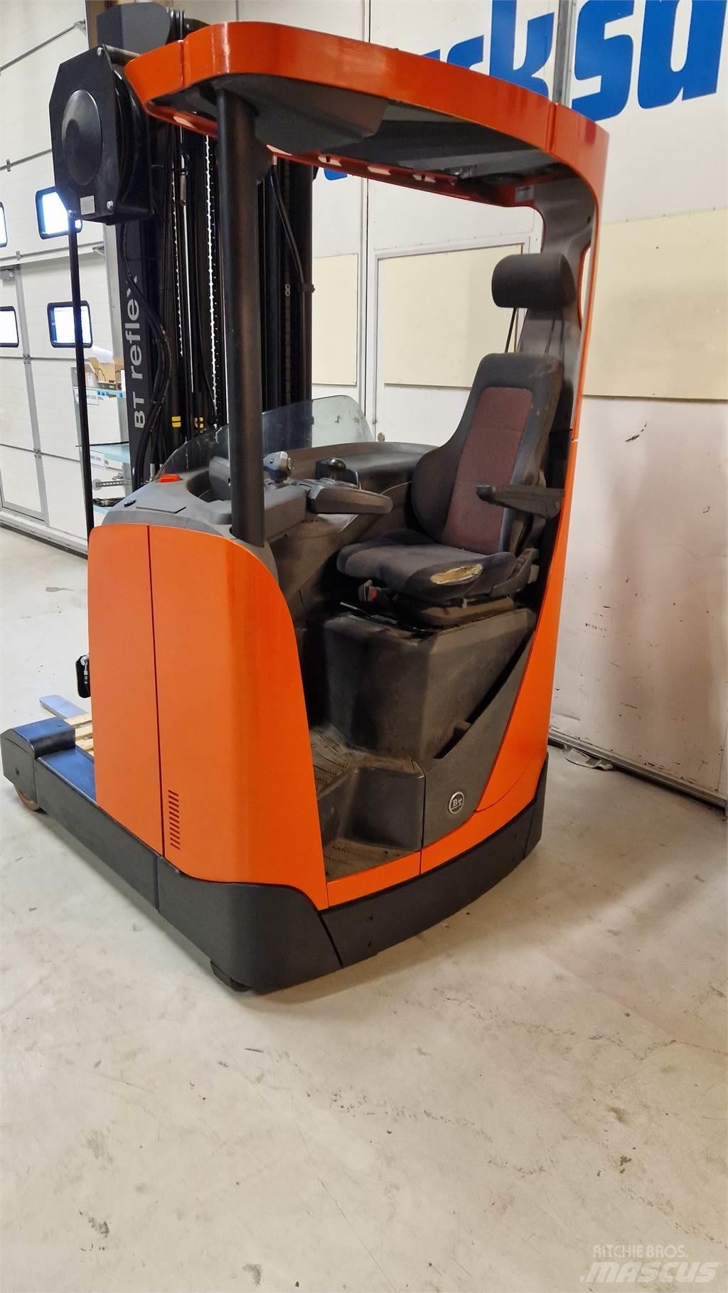 BT RRE140E Lükandmastiga tõstukid