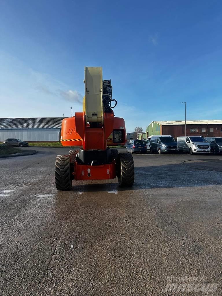 JLG 1250 AJP Iseliikuvad poomtõstukid