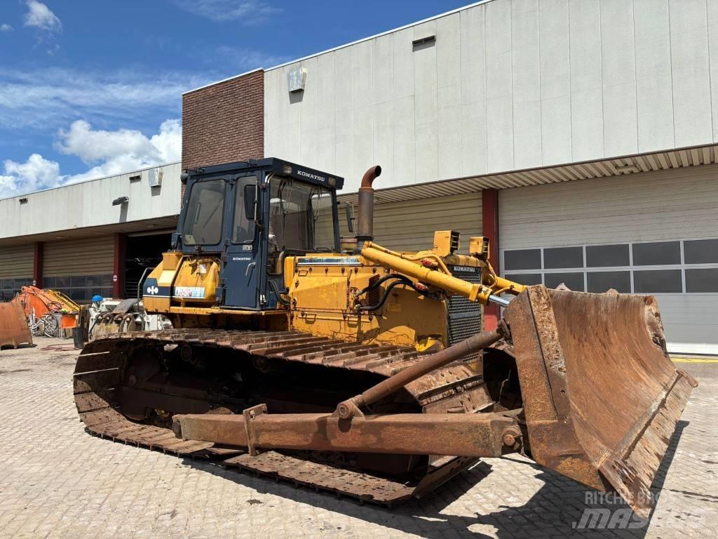 Komatsu D65PX-8 Buldooserid
