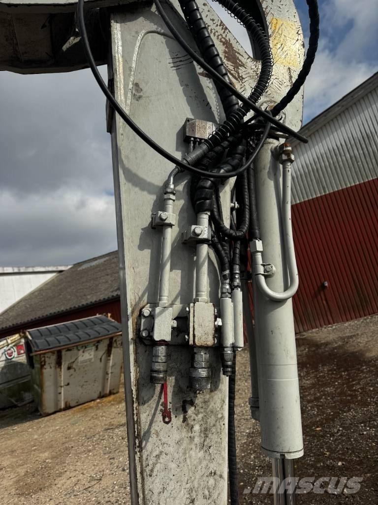 Takeuchi TB 370 Roomikekskavaatorid
