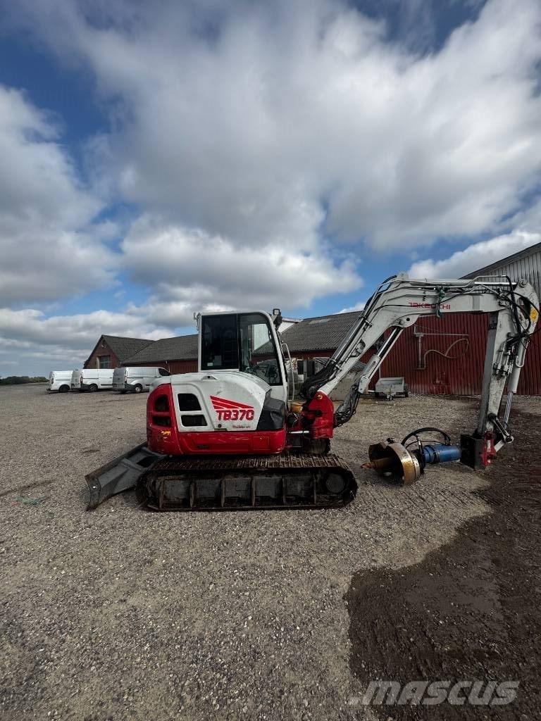 Takeuchi TB 370 Roomikekskavaatorid