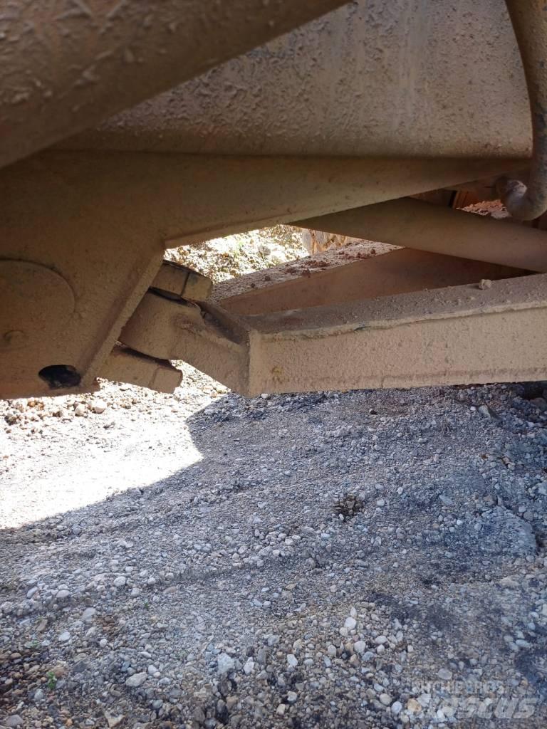 Volvo A30C Liigendraamiga pinnaseveokid